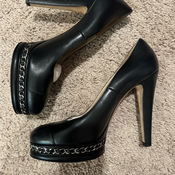 CHANEL Chain Pumps - Picture 5 of 14